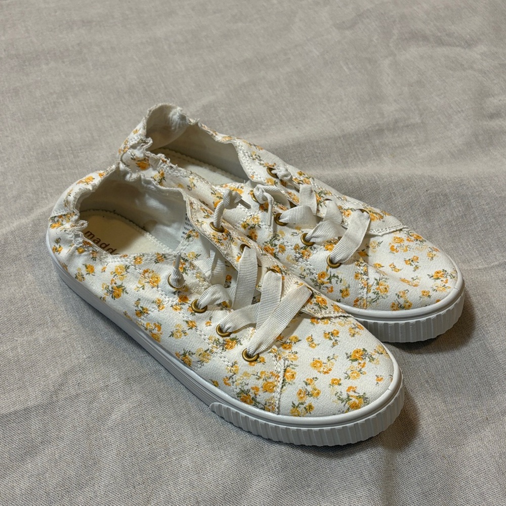 Madden Girl Marissa Floral‎ Canvas Slip on Sneakers White Orange size 8.5